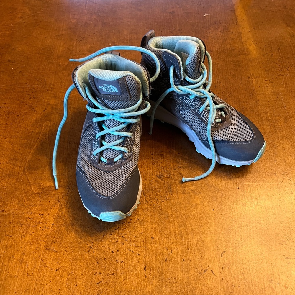 Kids' Columbia Blue and Gray Hiking Shoes Size 2-3